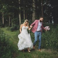 Relaxed tipi wedding photographer // Debbi & John