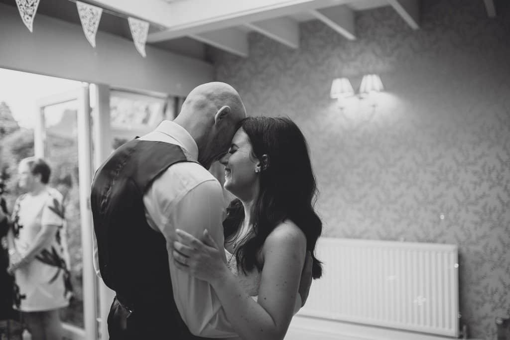 cheshire wedding photographer in frodsham