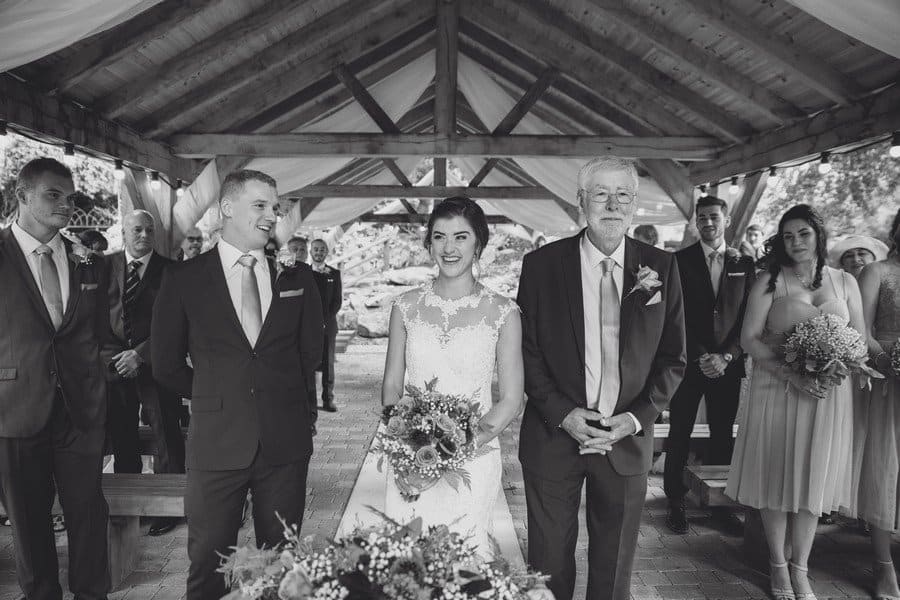derbeyshire wedding photographer relaxed and boho
