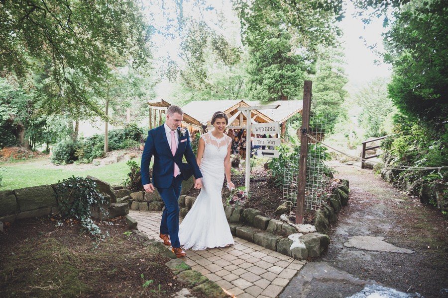 derbeyshire wedding photographer relaxed and boho