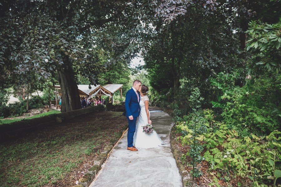 derbeyshire wedding photographer relaxed and boho