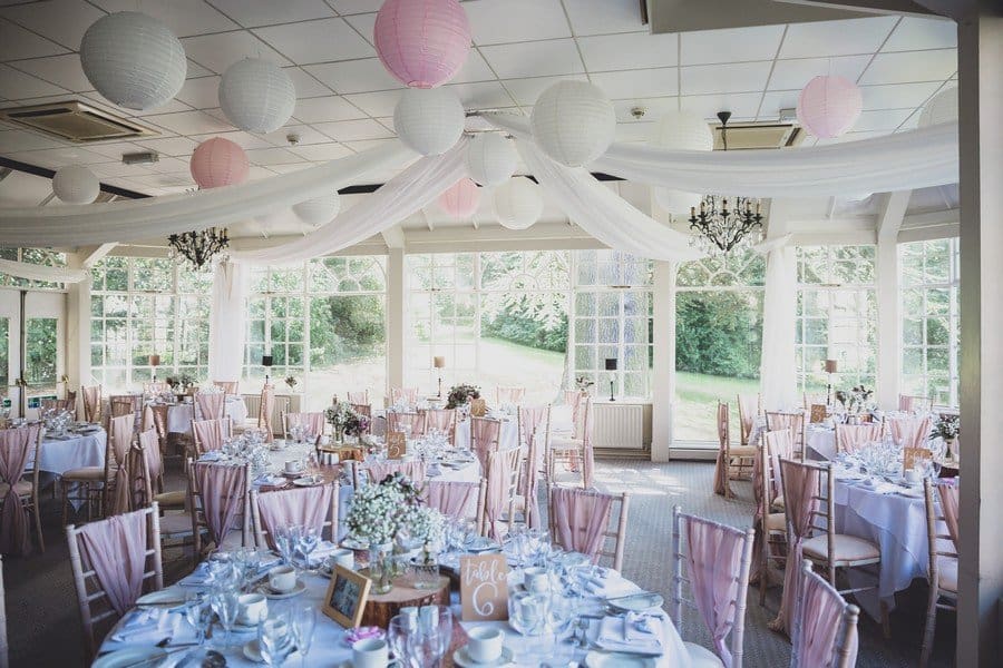 derbeyshire wedding photographer relaxed and boho