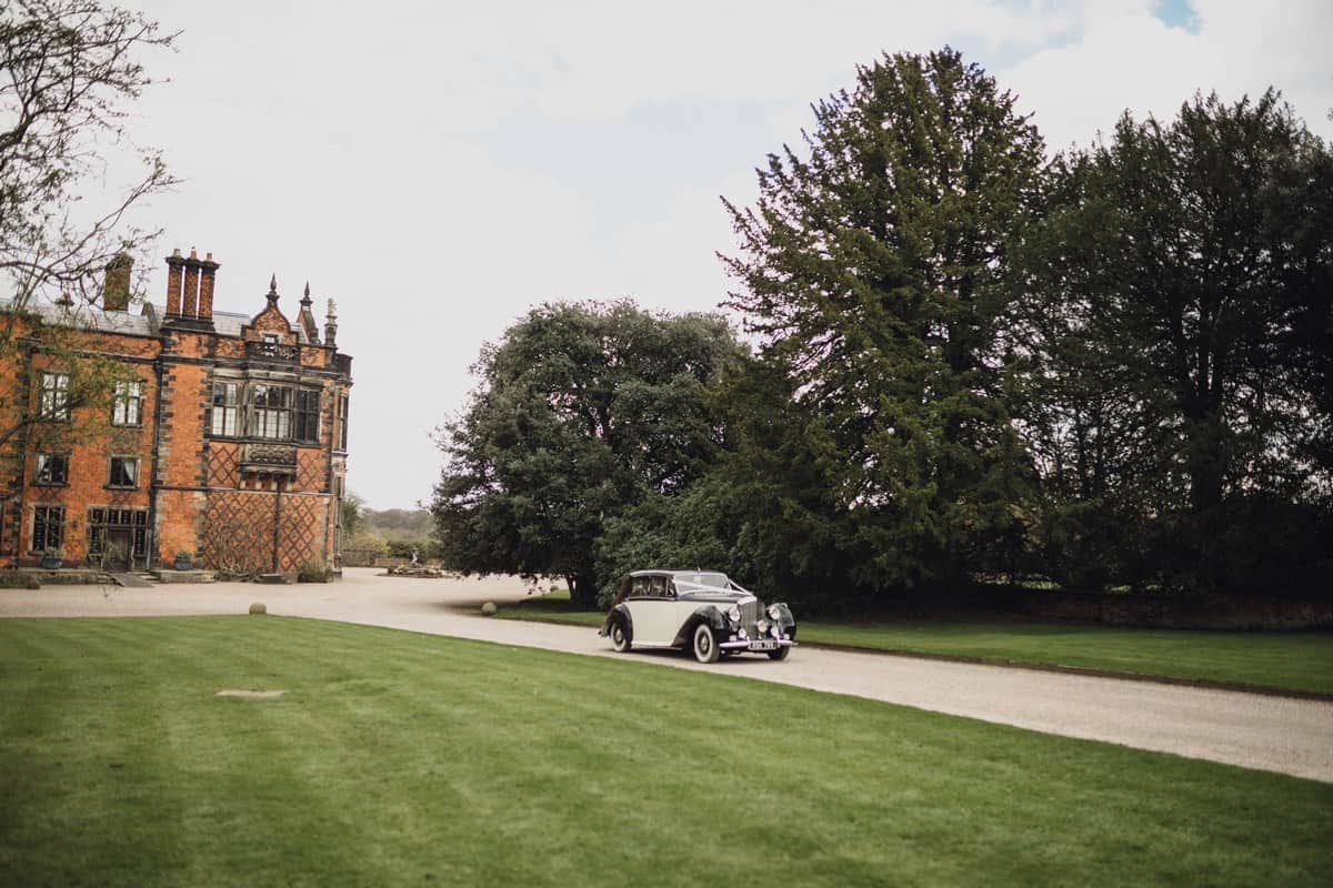 cheshire wedding photographer at arley hall in the northwest