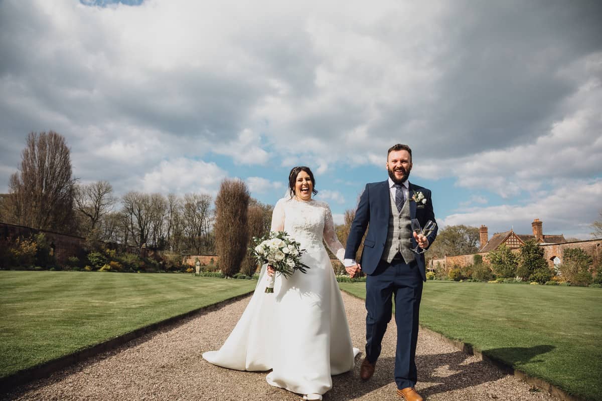 cheshire wedding photographer at arley hall in the northwest