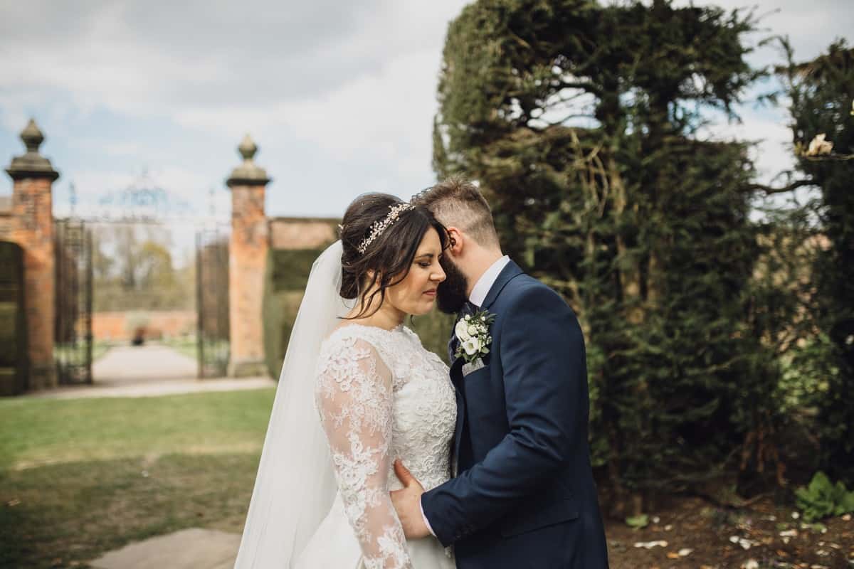 cheshire wedding photographer at arley hall in the northwest