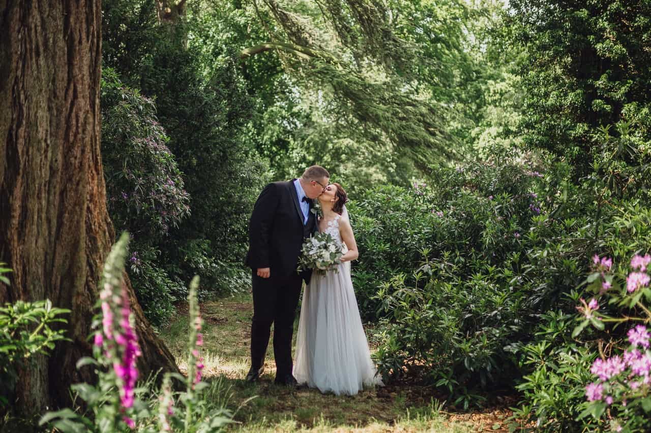 north west wedding photographer at iscoyd park in whitchurch