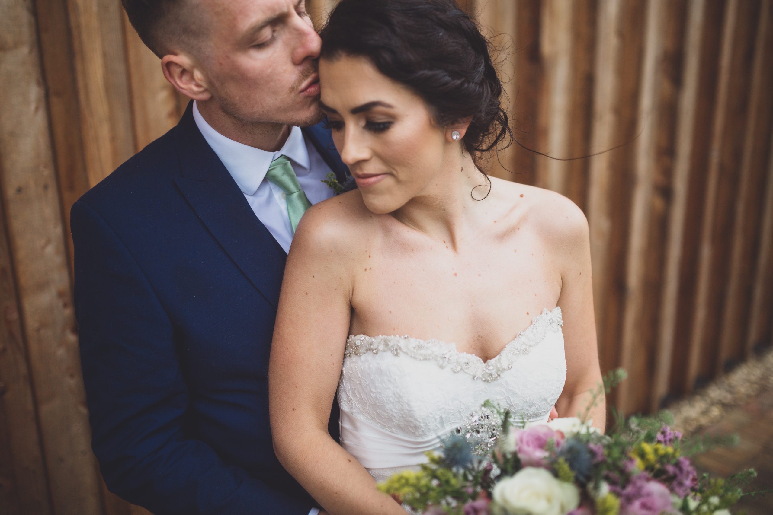 The ultimate purpose of a styled photo shoot, however, is to get creative quality material that you can publish on your site without having to worry about privacy rights that exist with real wedding clients. This can fundamentally help photographers who are only starting their career, and need material to present their style and value. For well established brands, this is a secondary resource. There are multiple benefits derived from the realization of a styled photo shoot. Here are three examples: Gaining respect in the market Being published in one or more prestigious wedding blogs allows you to gain more visibility and prestige in your audience’s eye. It also allows you to set up a stronger marketing campaign through social media. An established photographer uses the styled photo shoots to consolidate their reputation and experiment with personal projects. Introduce a new specific geographical area in your portfolio, in which you want to offer your services. Attracting a specific niche of customers. In our example it would be clients interested in getting married near an Italian lake with a 60s-themed wedding.