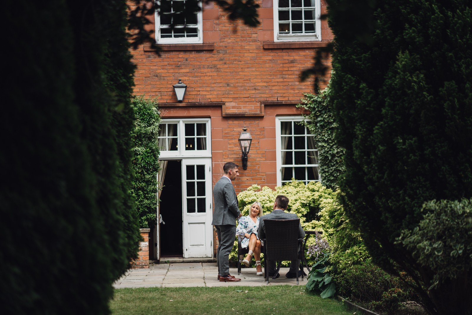 cheshire wedding photography nunsmere hall