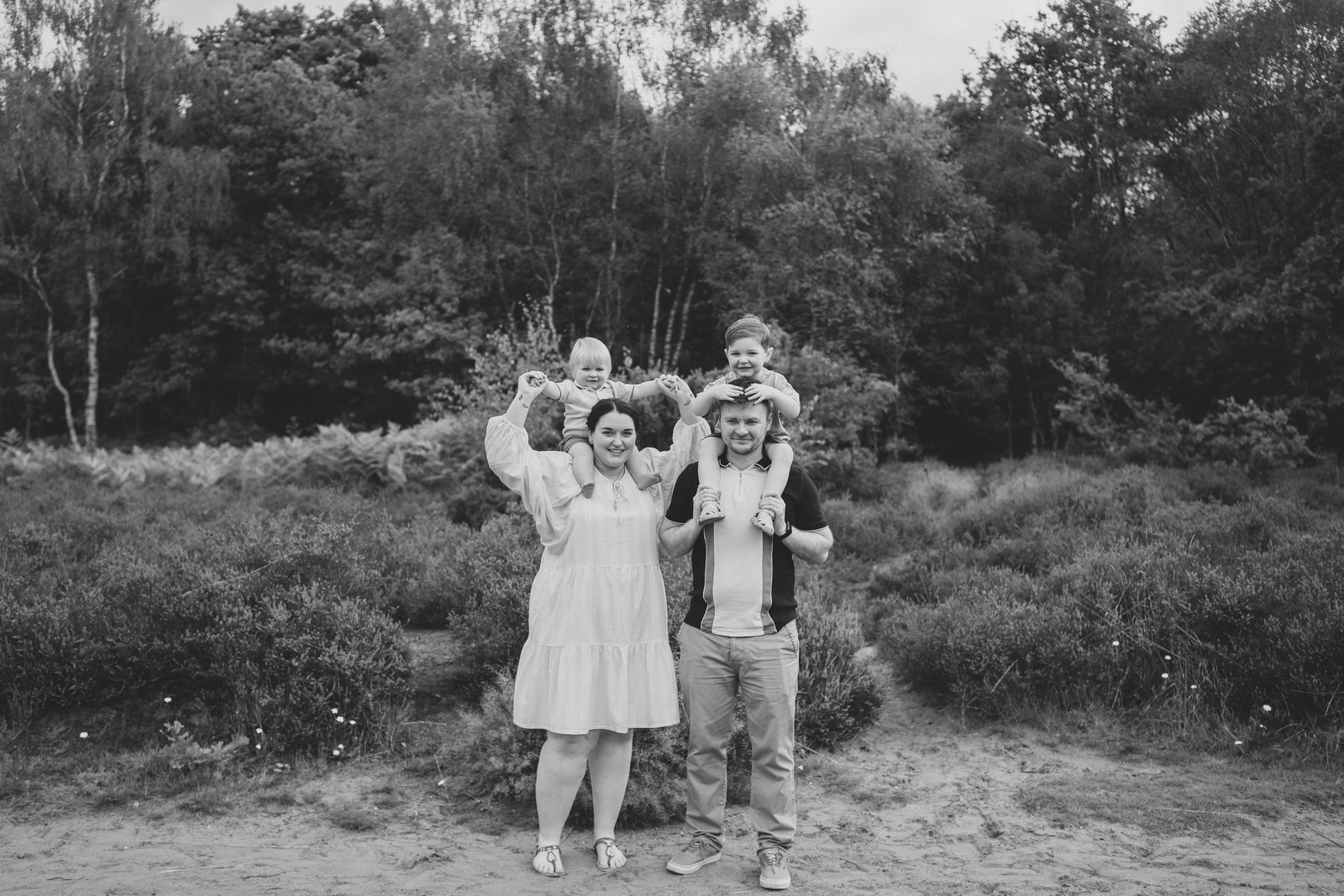 family shoot in the woods