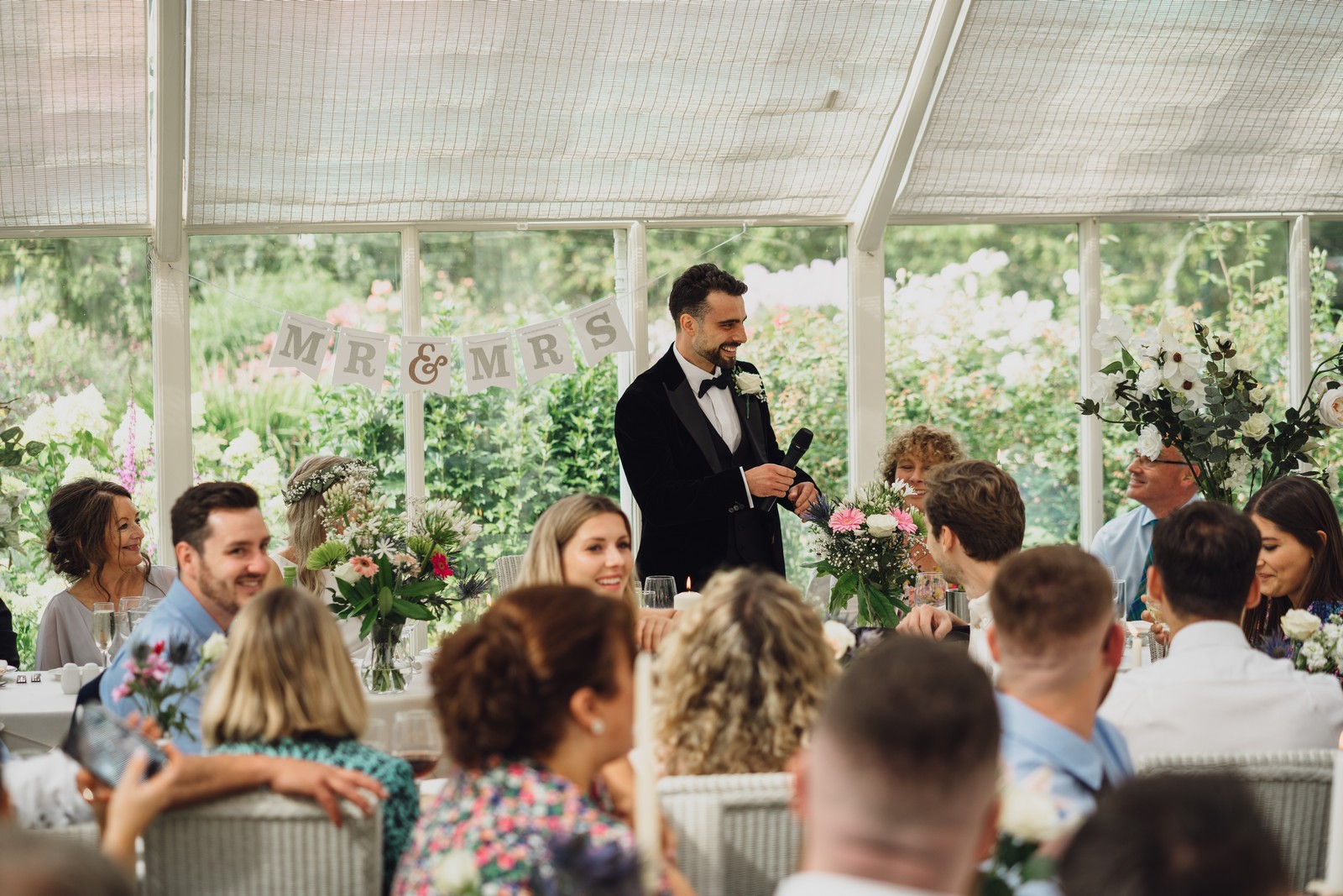 cheshire wedding photographer at abbeywood estate