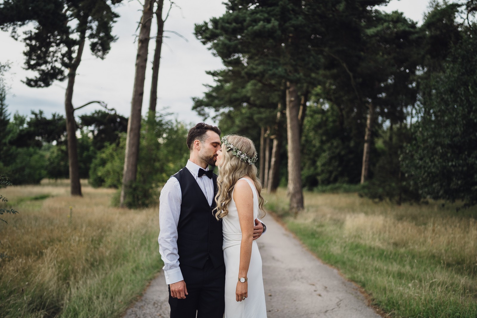 cheshire wedding photographer at abbeywood estate