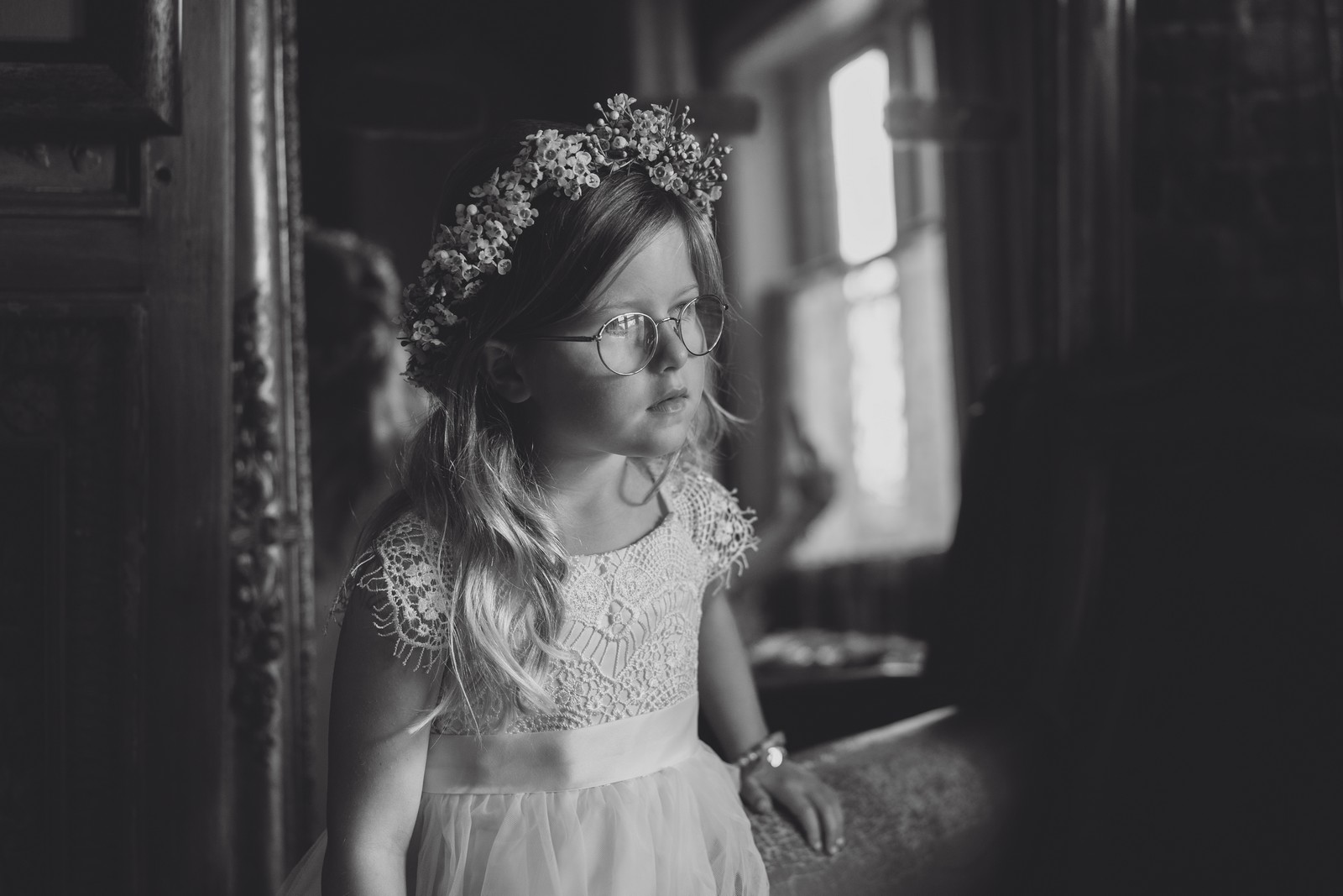 the roebcuk inn mobberley wedding venue with cheshire wedding photographer