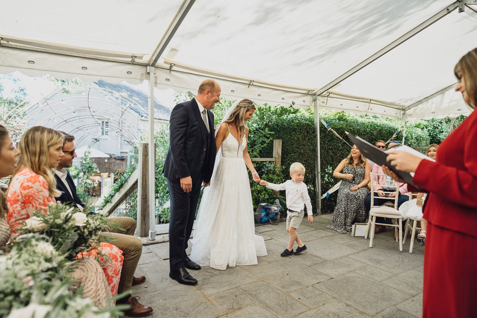 the roebcuk inn mobberley wedding venue with cheshire wedding photographer
