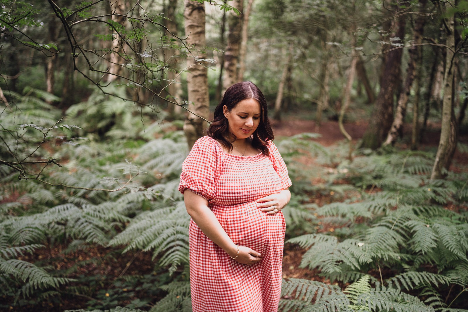 A maternity shoot in the woods // Charlotte