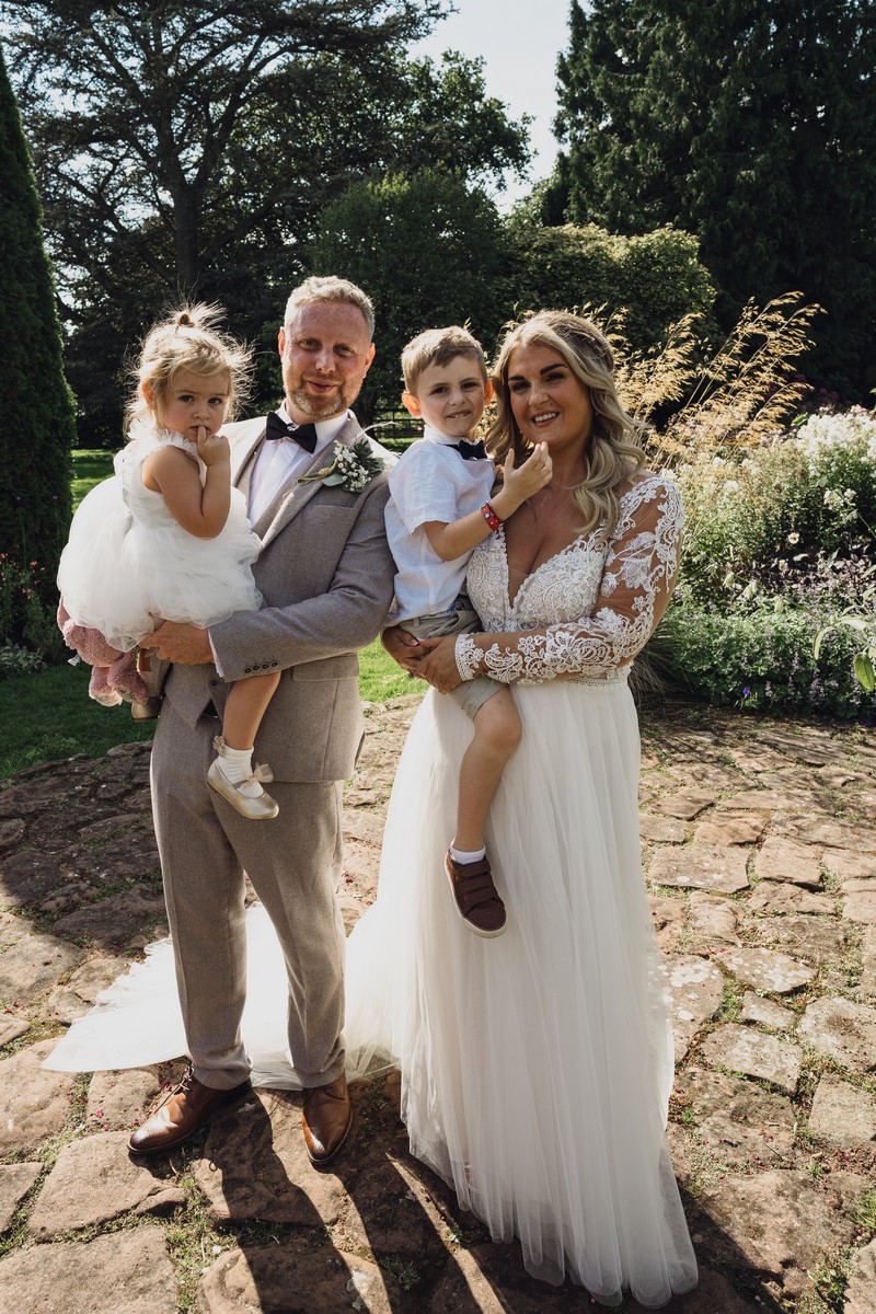 the best cheshire wedding photographer