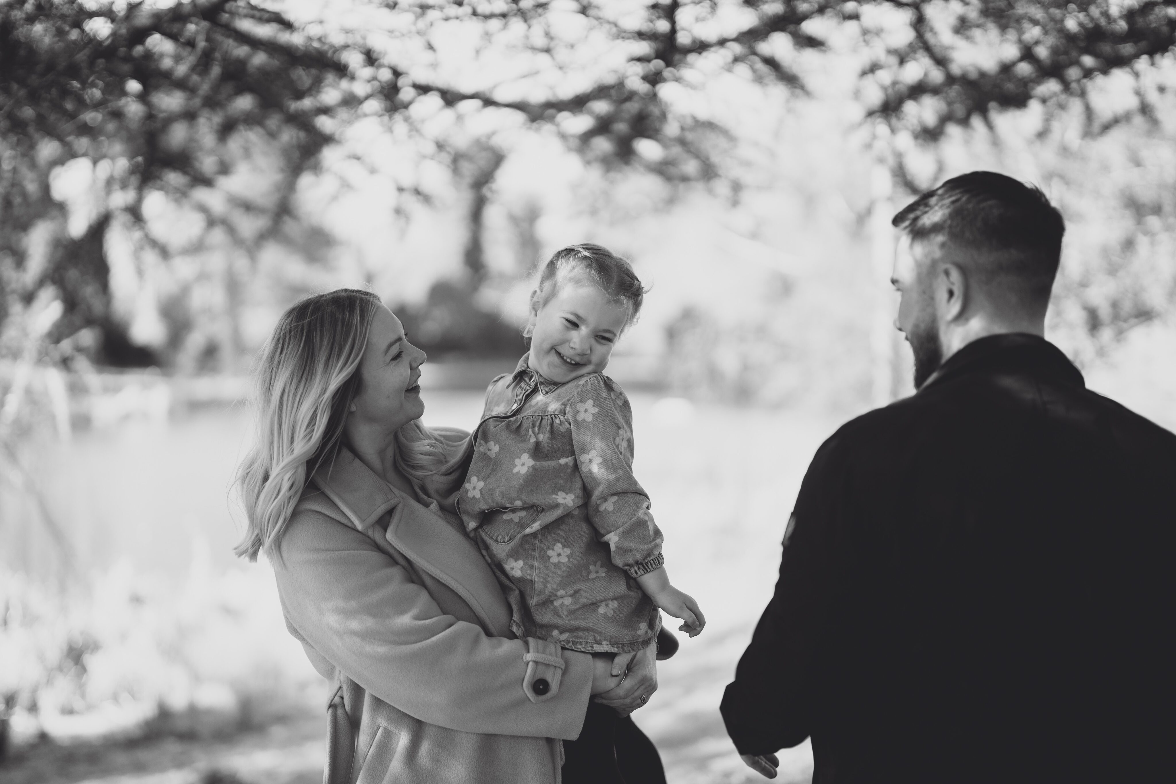 Queens Park Photographer // Josie, Luke & Violet
