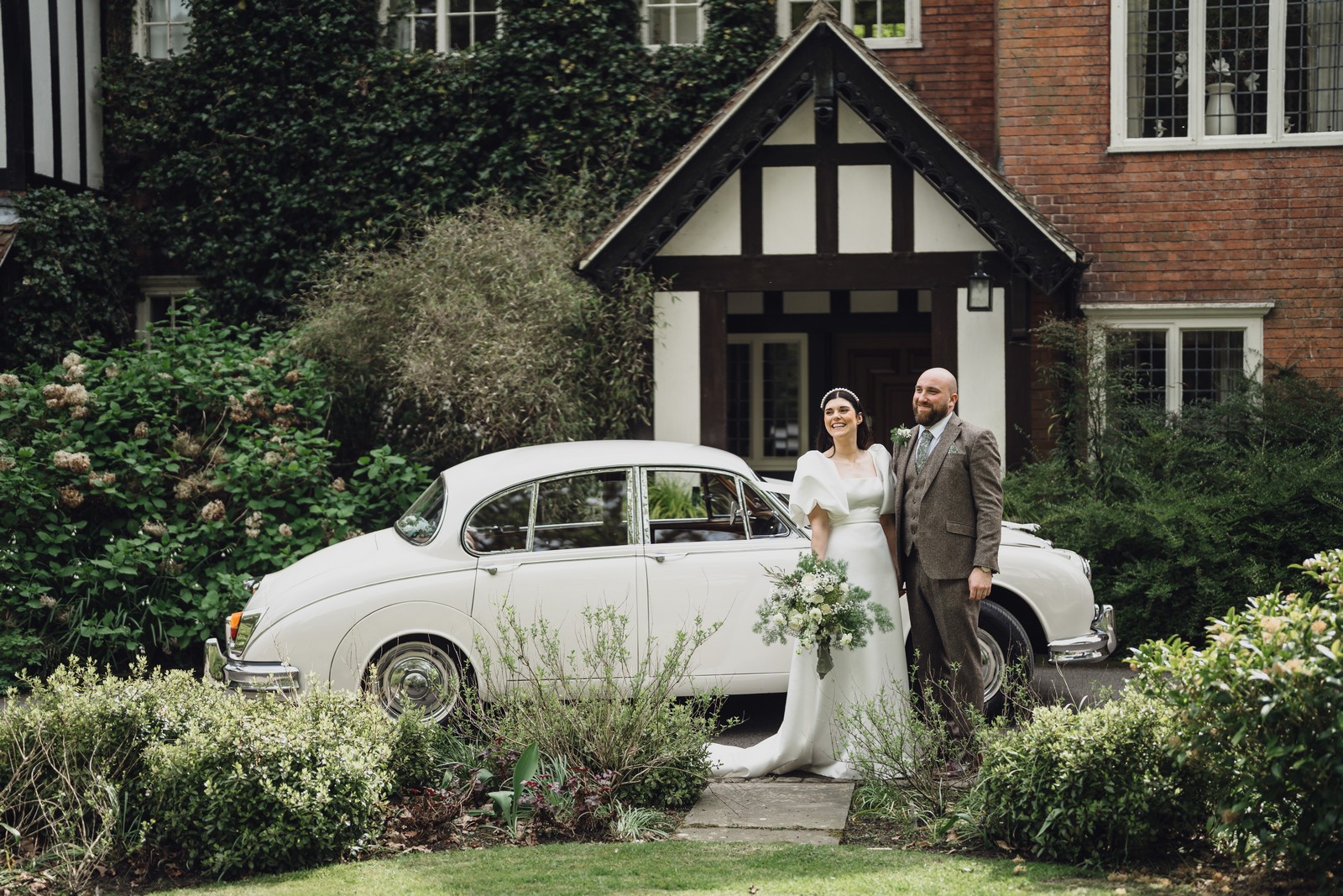 A Springtime Celebration at Abbeywood Gardens // Holly & Nate