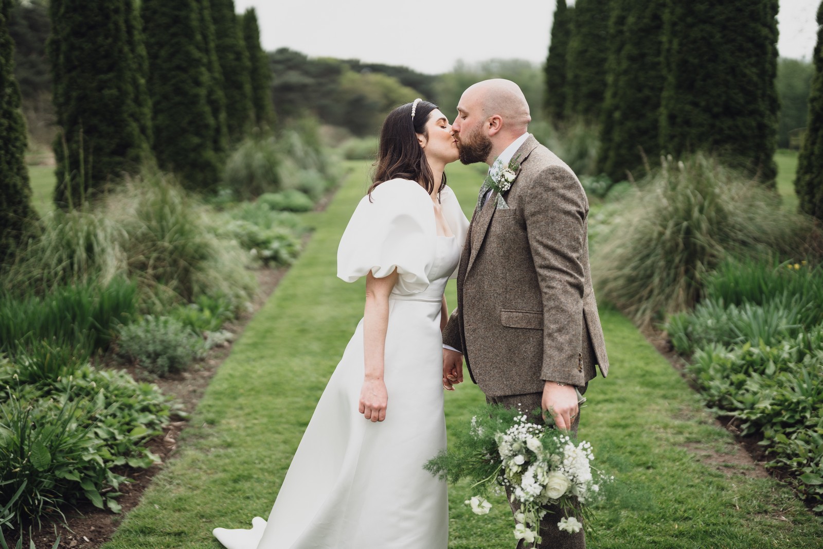 A Springtime Celebration at Abbeywood Gardens // Holly & Nate
