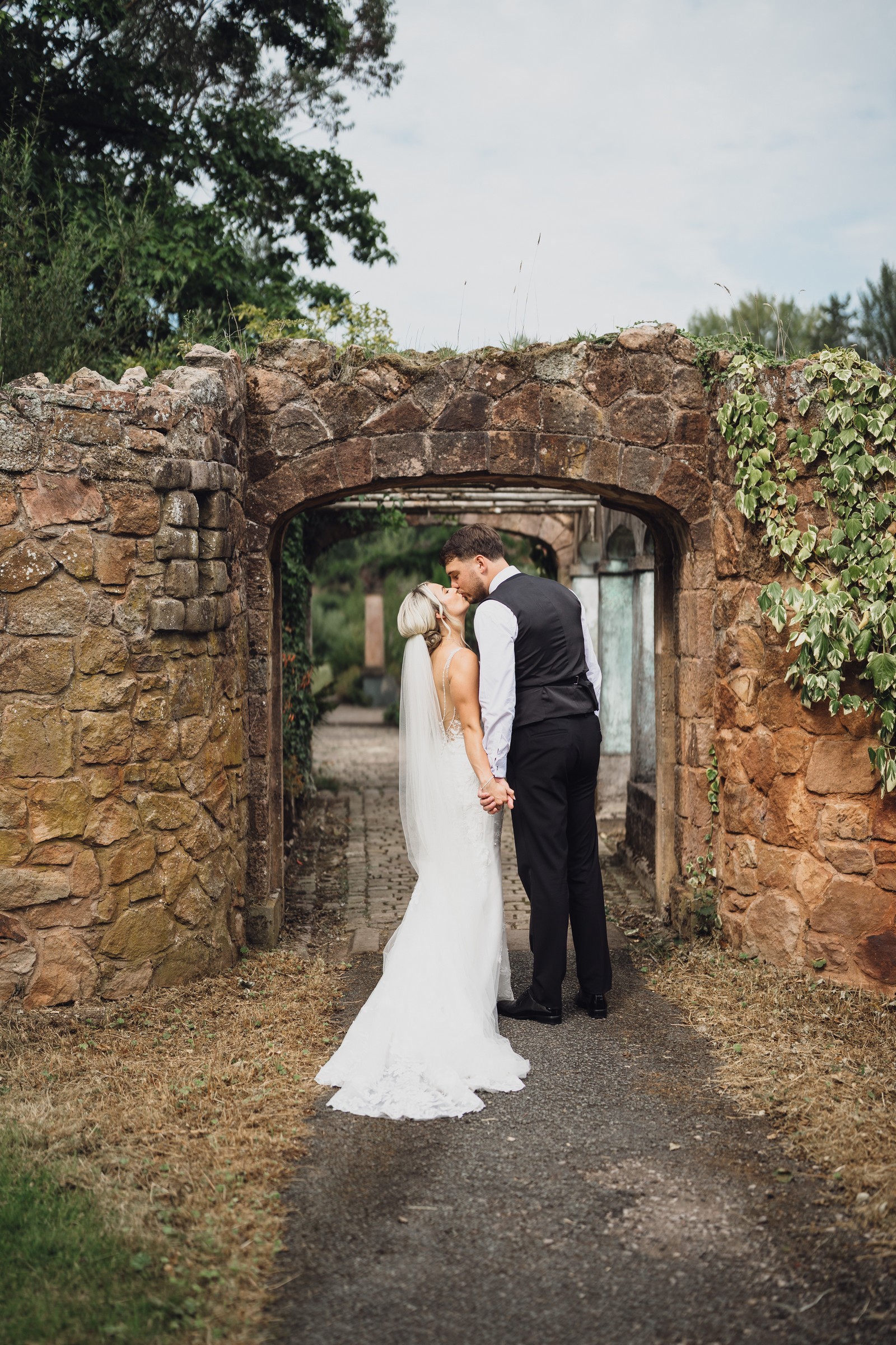 Louise & Michael’s Magical Foxtail Summer Wedding