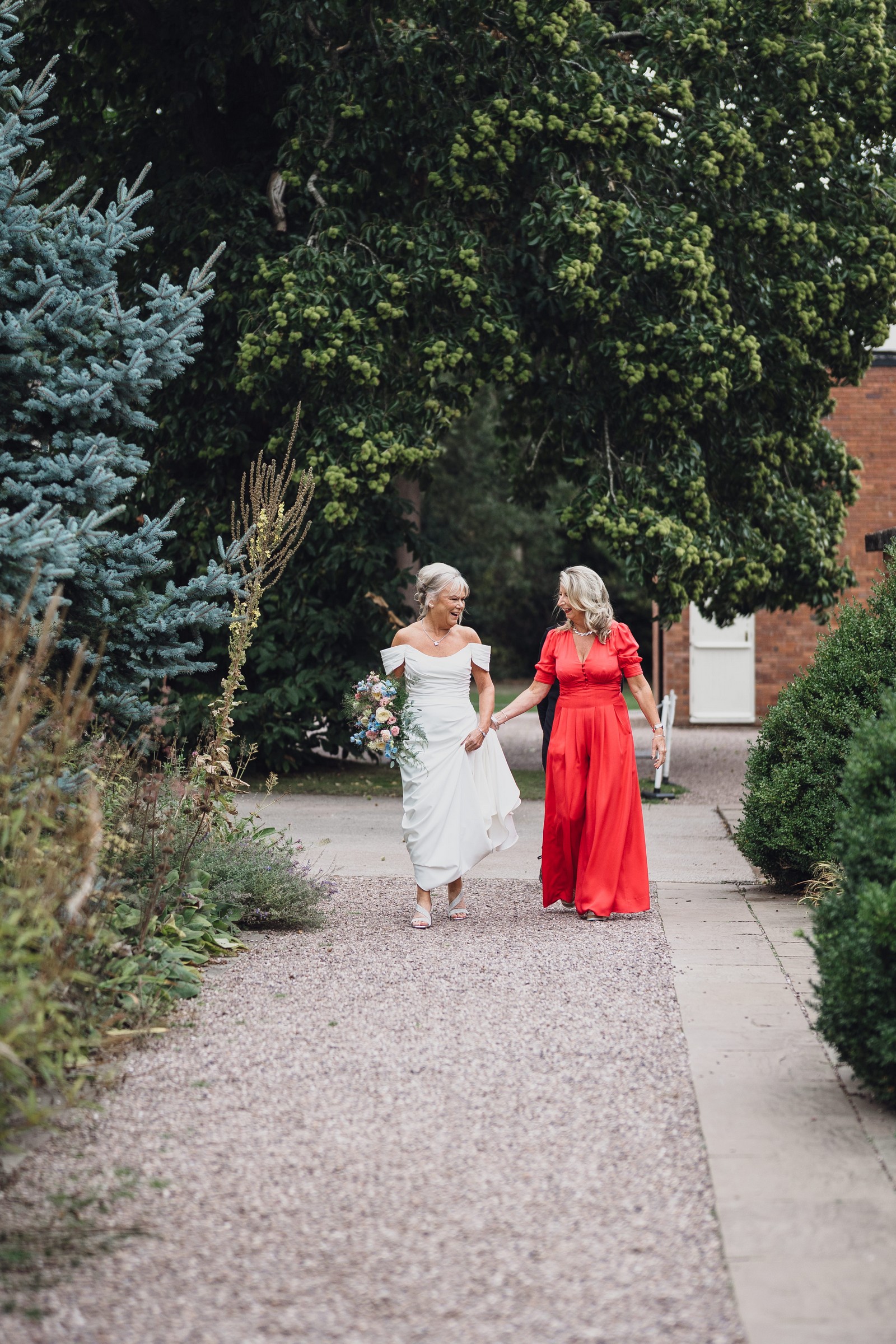 Ali & Noel – A Joyful Garden Wedding Filled with Love and Laughter Ali & Noel – A Joyful Garden Wedding Filled with Love and Laughter