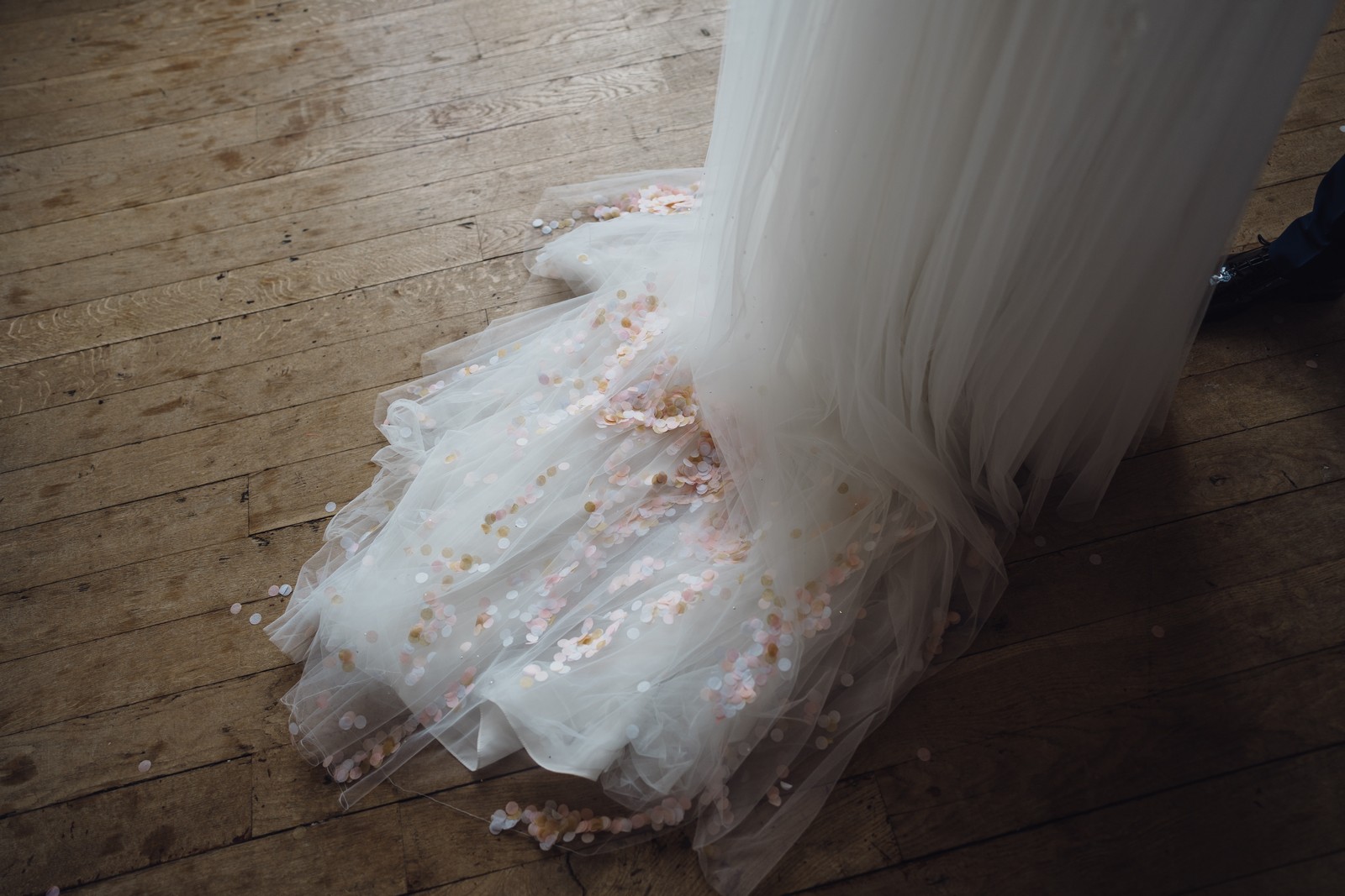 Victoria & James – An Elegant Bird-Themed Wedding Full of Heart and Harmony Victoria & James – An Elegant Bird-Themed Wedding Full of Heart and Harmony