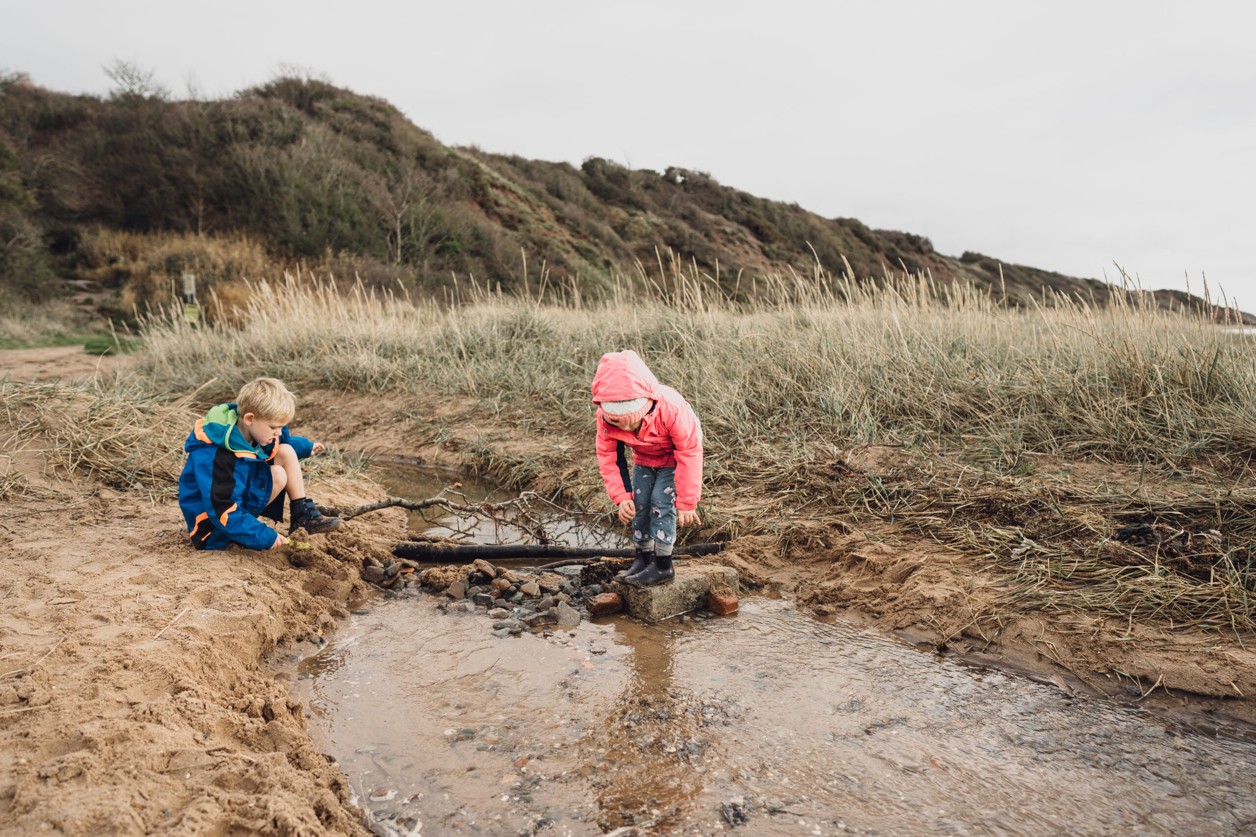 A Muddy Magical Beach Evening With the Cooper-Ryan Family